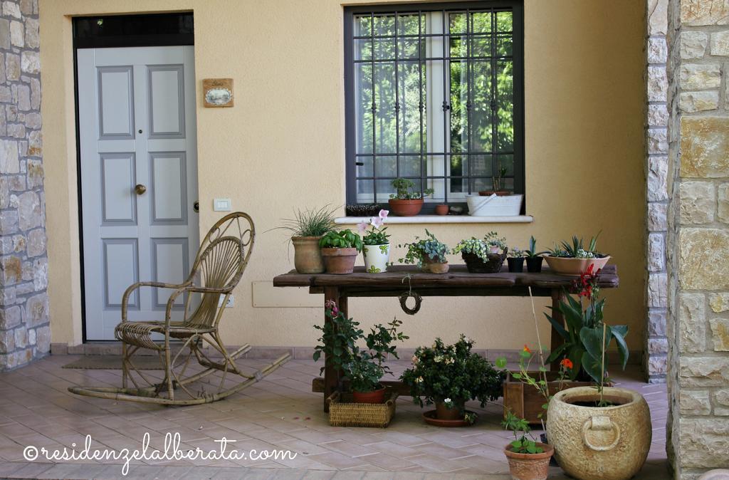 Residenze L'Alberata Guest House Collazzone Exterior foto